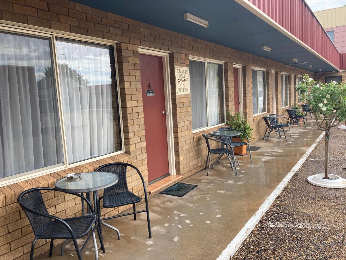 Camellia Motel Наррандера Экстерьер фото